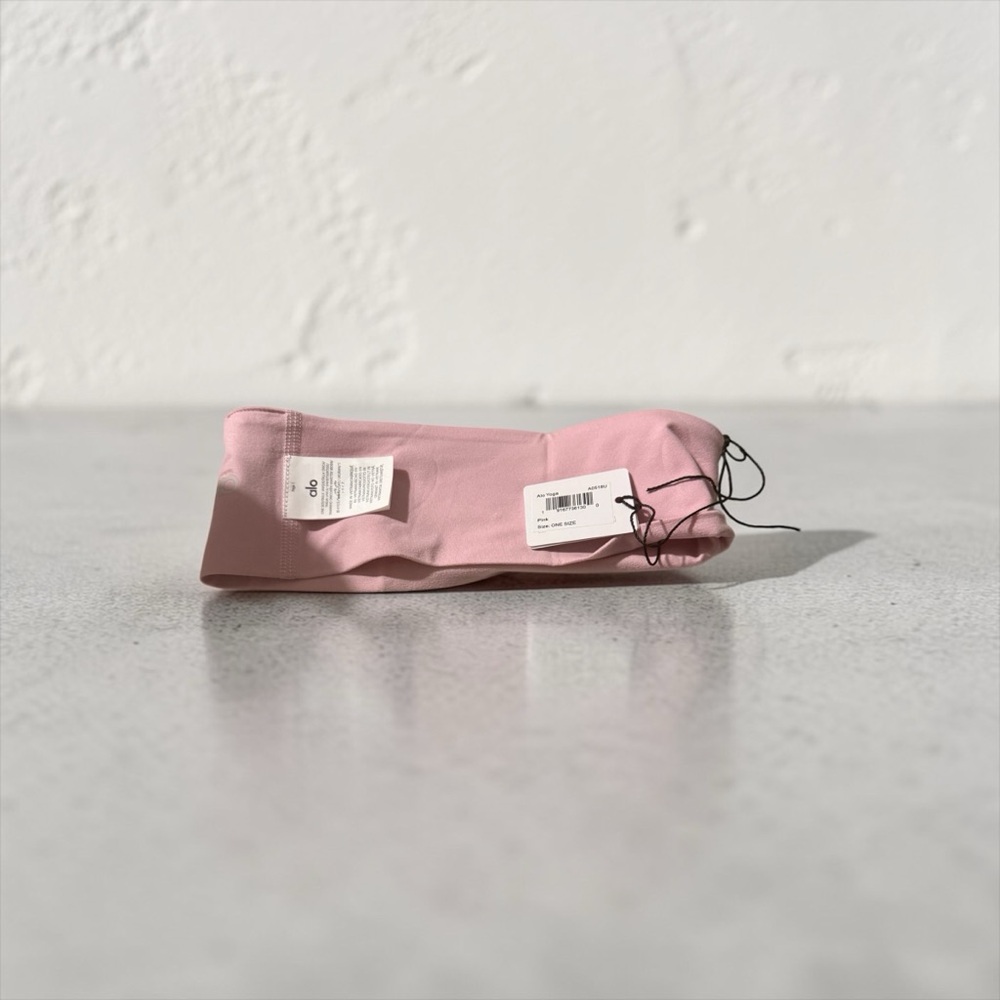 Alo performance, conquering Pink Headband